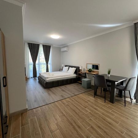 Green Park Apartments And Rooms For Guests アセノヴグラト エクステリア 写真