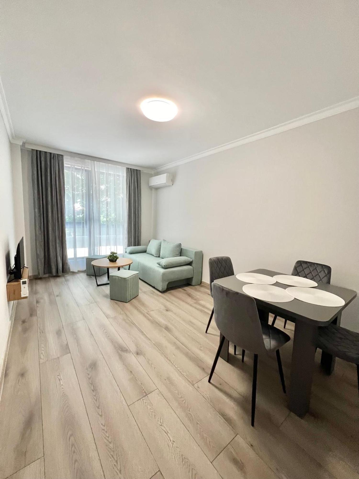 Green Park Apartments And Rooms For Guests アセノヴグラト エクステリア 写真