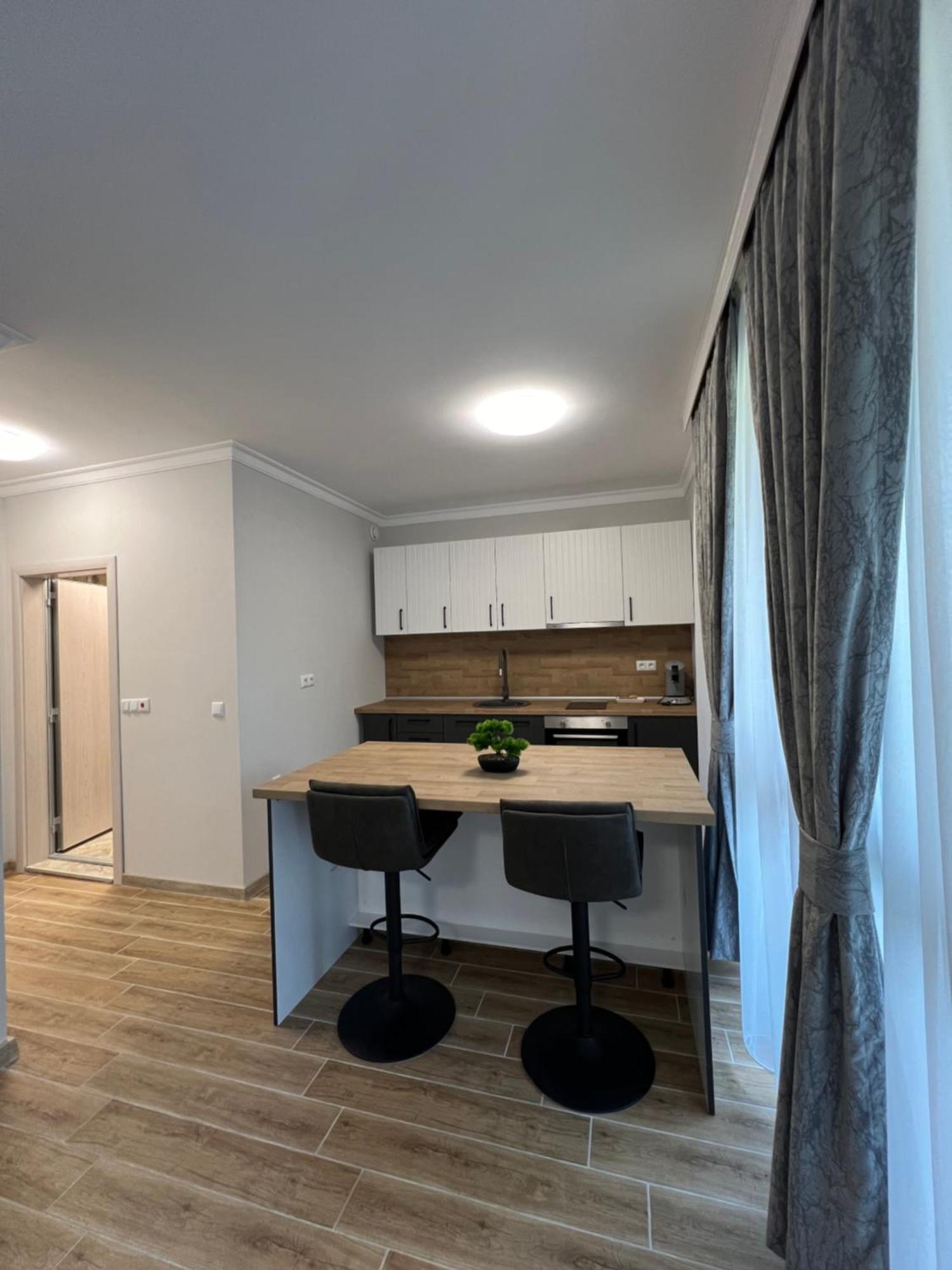Green Park Apartments And Rooms For Guests アセノヴグラト エクステリア 写真