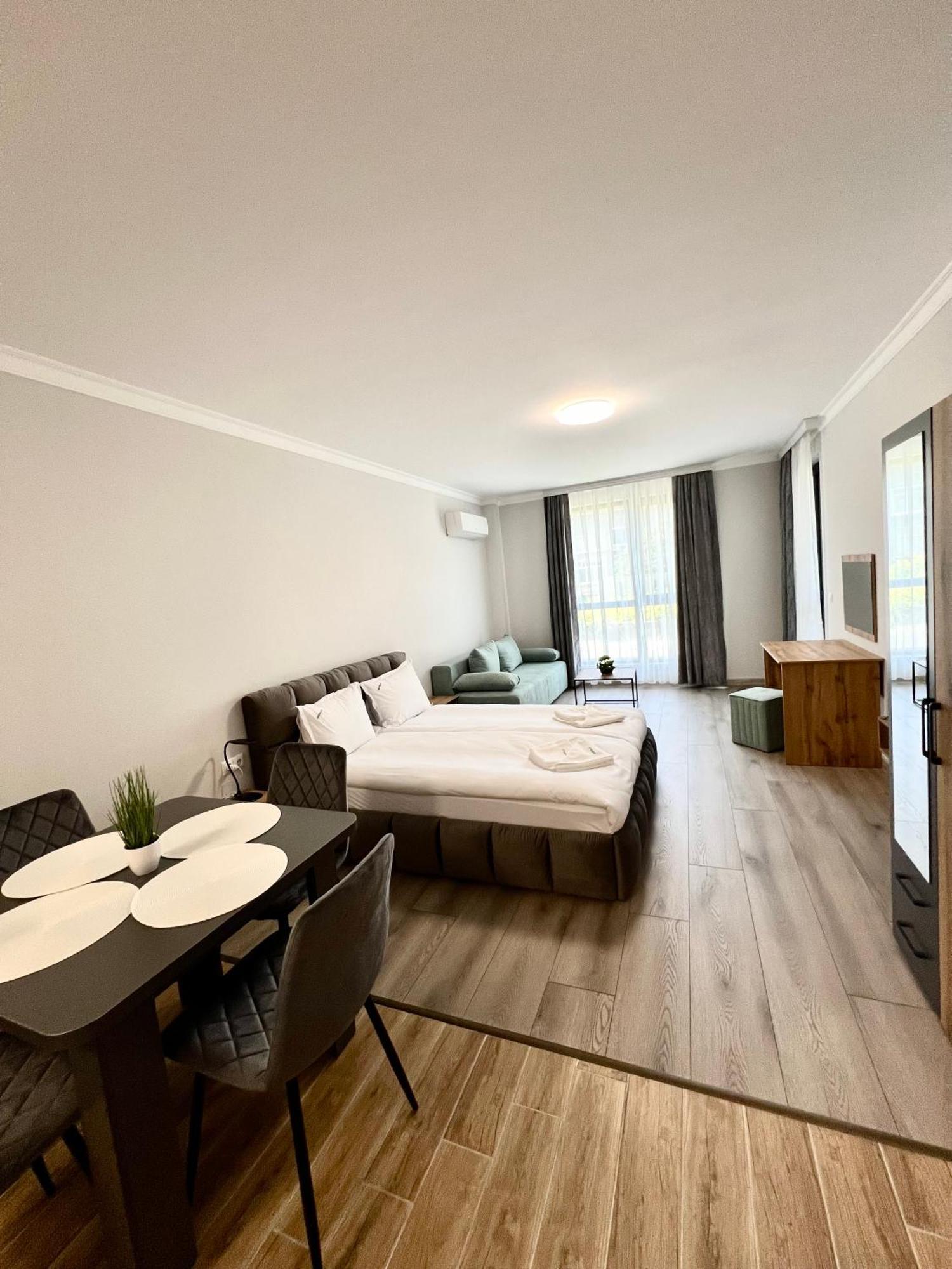 Green Park Apartments And Rooms For Guests アセノヴグラト エクステリア 写真